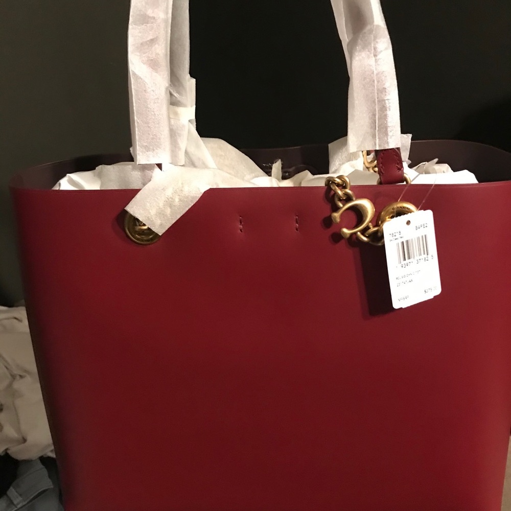 Coach signature chain tote